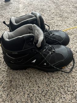 Refrigiwear Boots Size 9 Women’s