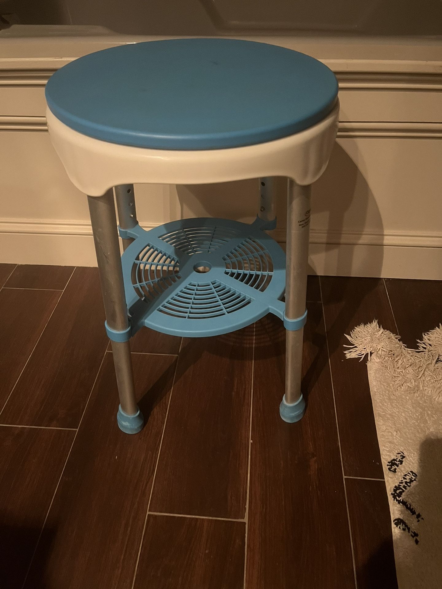 “Like New” Shower Stool
