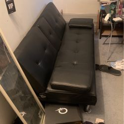 Futon w/ 2 Cushions and 4 Legs