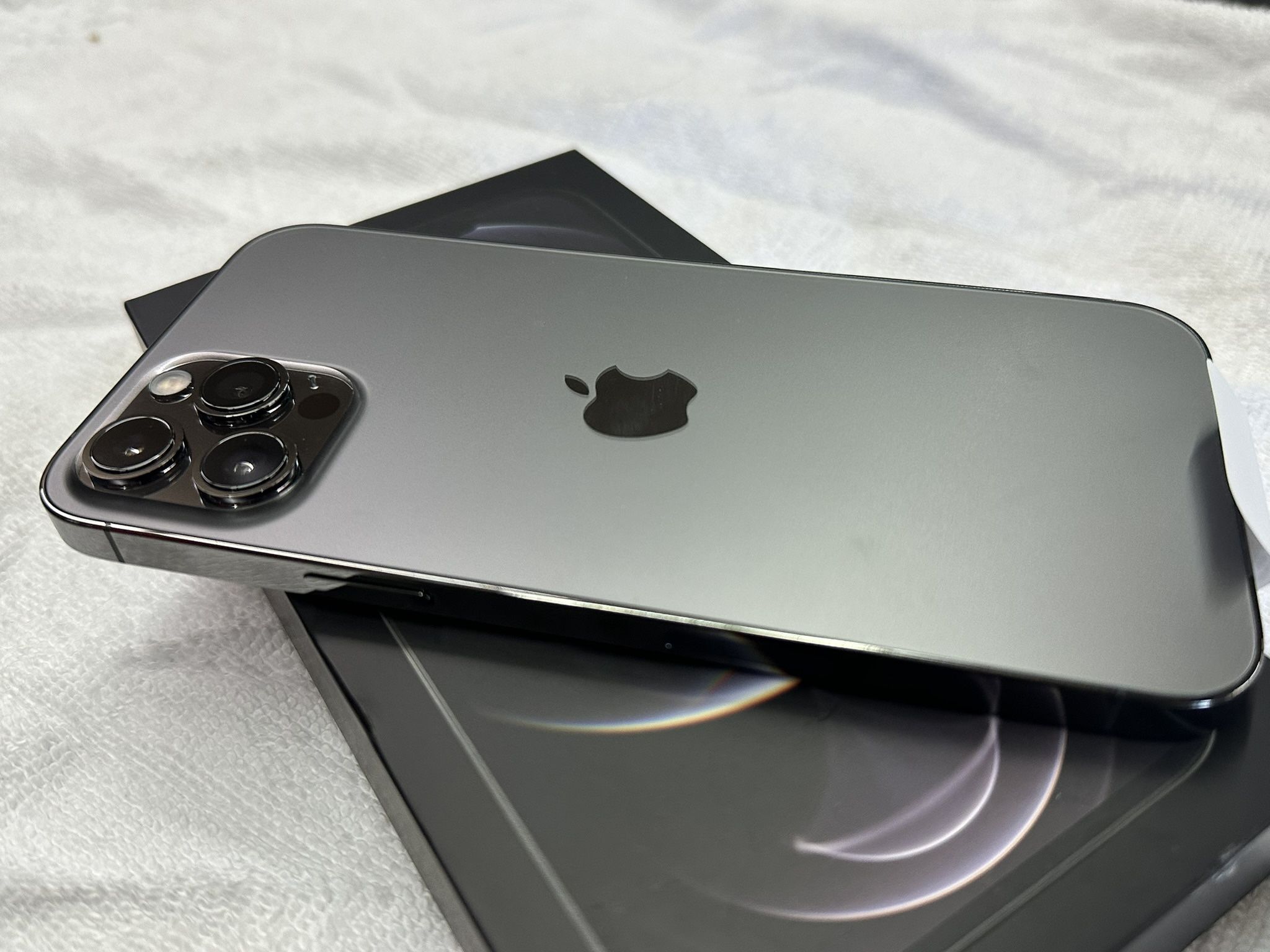 iPhone Pro Max, Graphite, 256 GB (never used)