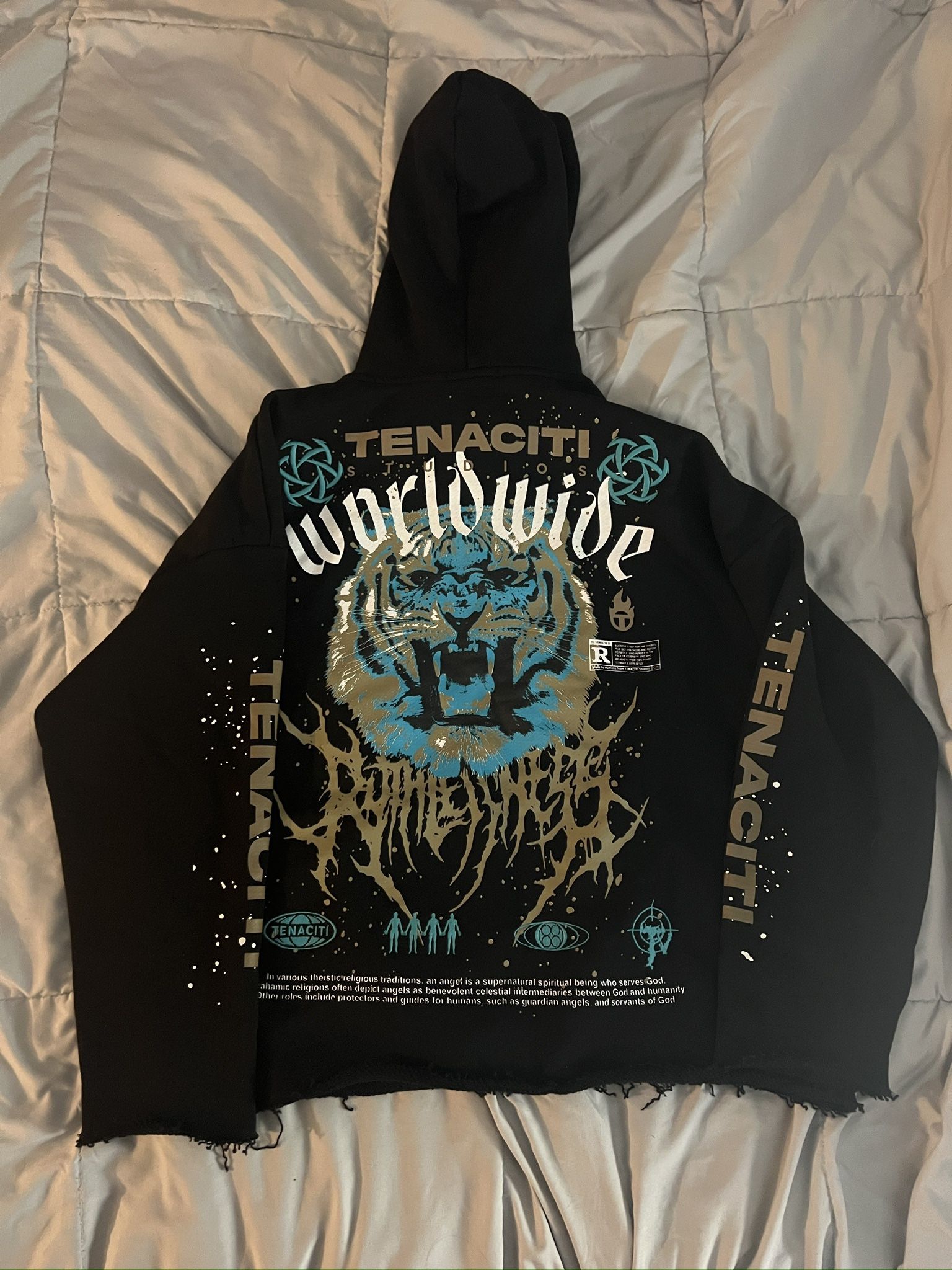 (NEW) TENACITI SWEATER