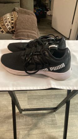Woman’s puma star sneakers size 6