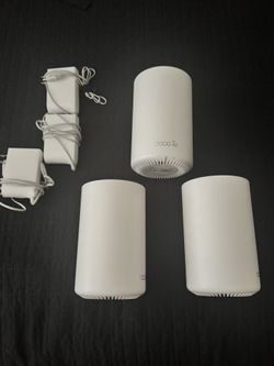  3 TP-Link Deco XE5300 