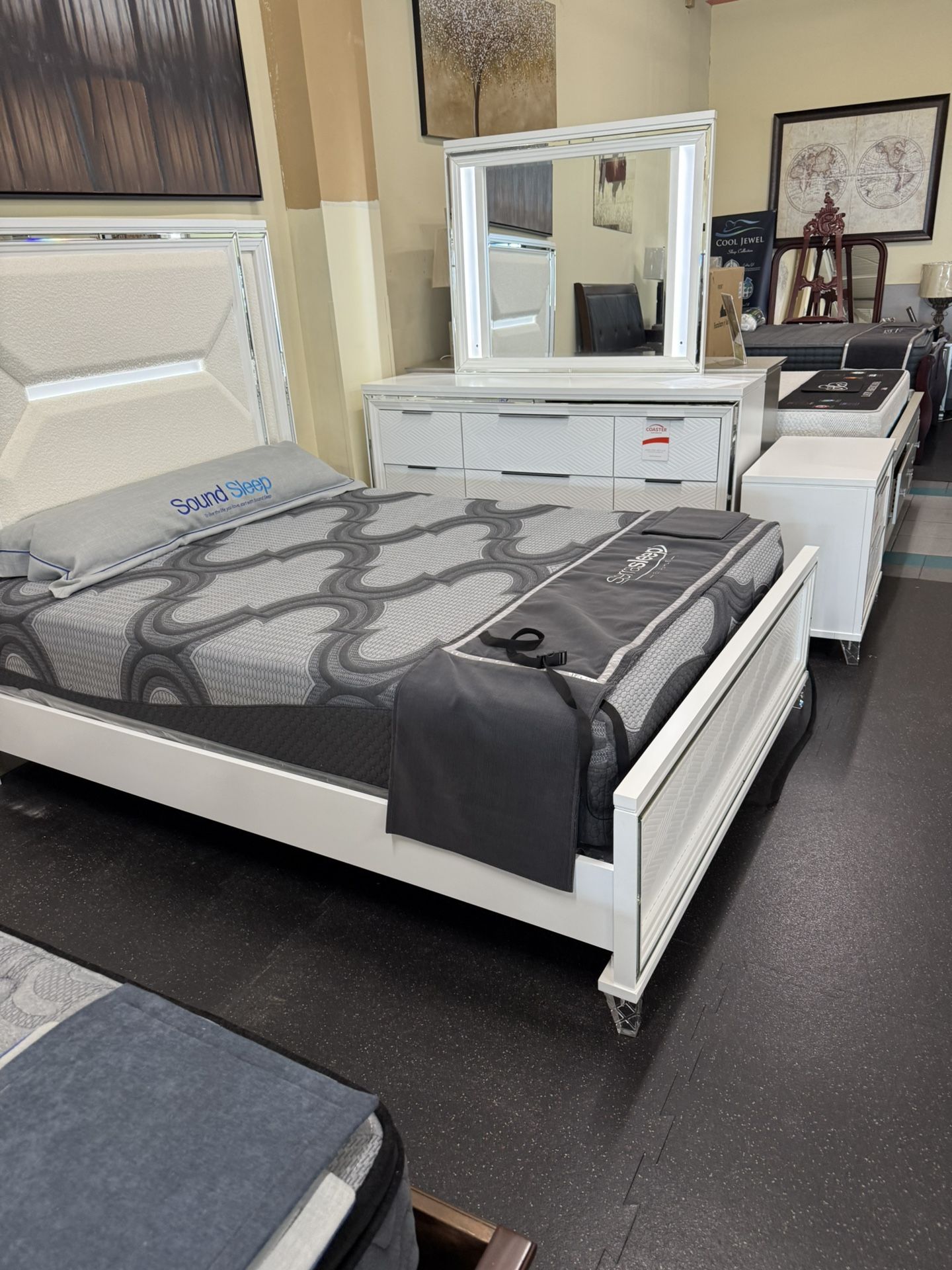 Queen Bed Room Set( Queen Bed Frame, Dresser, Mirror,