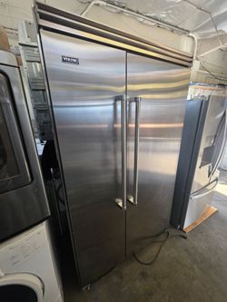 48" VIKING BUILT IN STAINLESS STEEL REFRIGERATOR