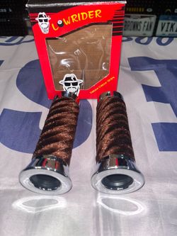 LOWRIDER BICYCLE BROWN AND CHROME SWIRL VELOUR GRIPS