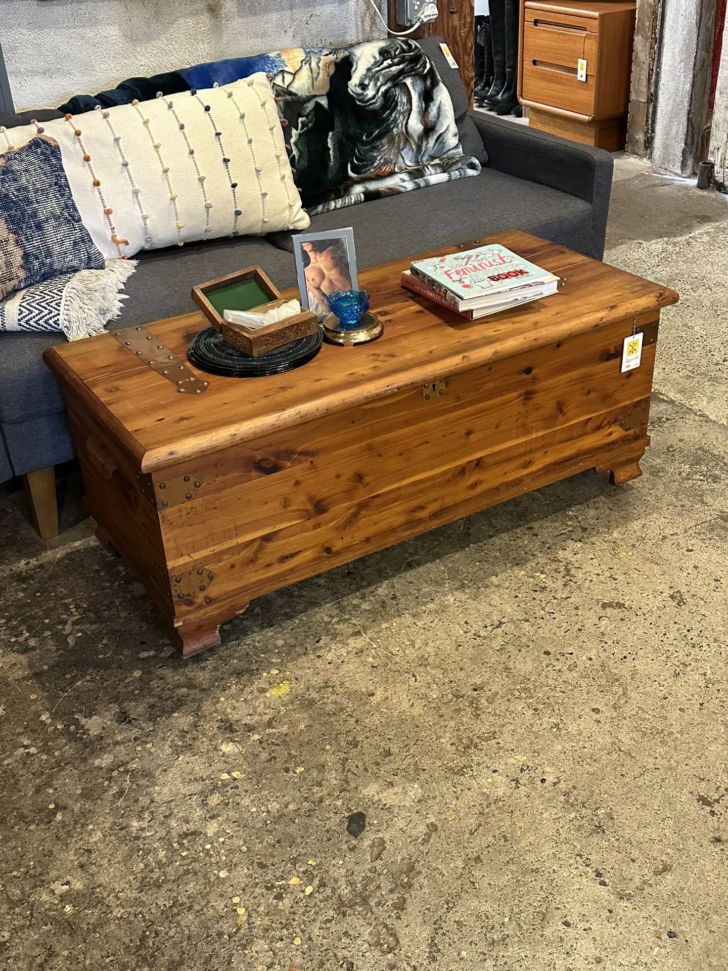 Cedar Chest W/Copper Hardware 4PJE8J