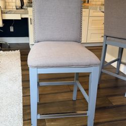 4 Barstools