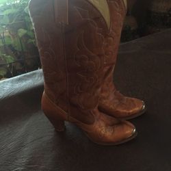 ACME cowgirl boots size 6 1/2 M just in time for stage coach