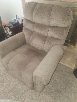 Lift chair recliner  like New. 250