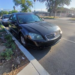2003 Nissan Altima 2.5L Premium Sedan