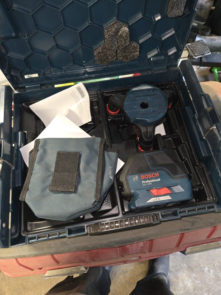 Bosch Laser Level With Case