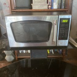 Emerson Microwave Oven 