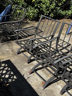 4 Outdoor metal chairs