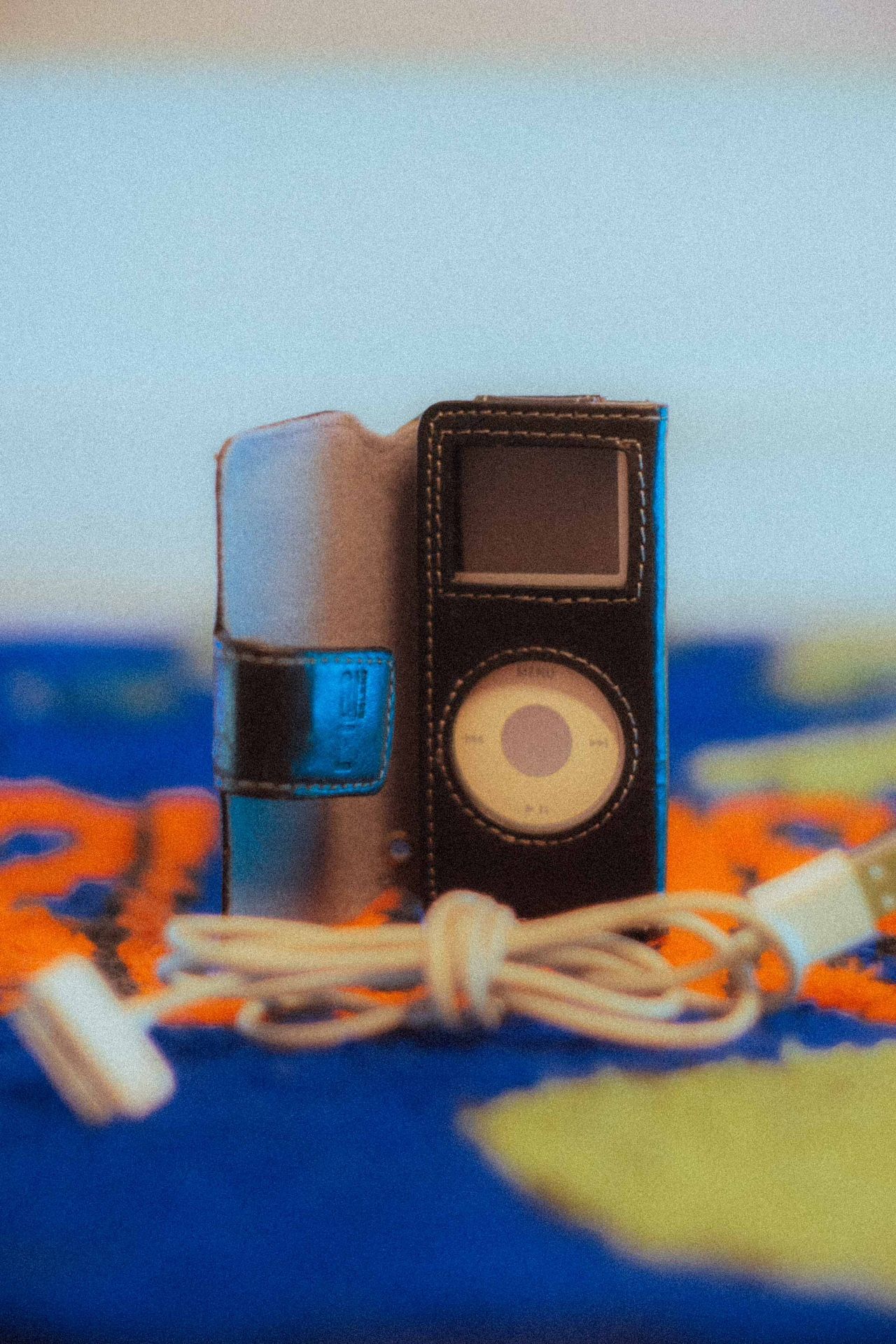 Apple iPod Nano - 1st Gen 4GB (ROCK BOX)