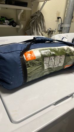 Shower utility tent