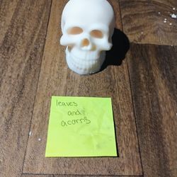 Leaves And Acorns Skull Candle 
