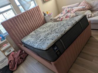 Pink Bed Frame (Great Condition)