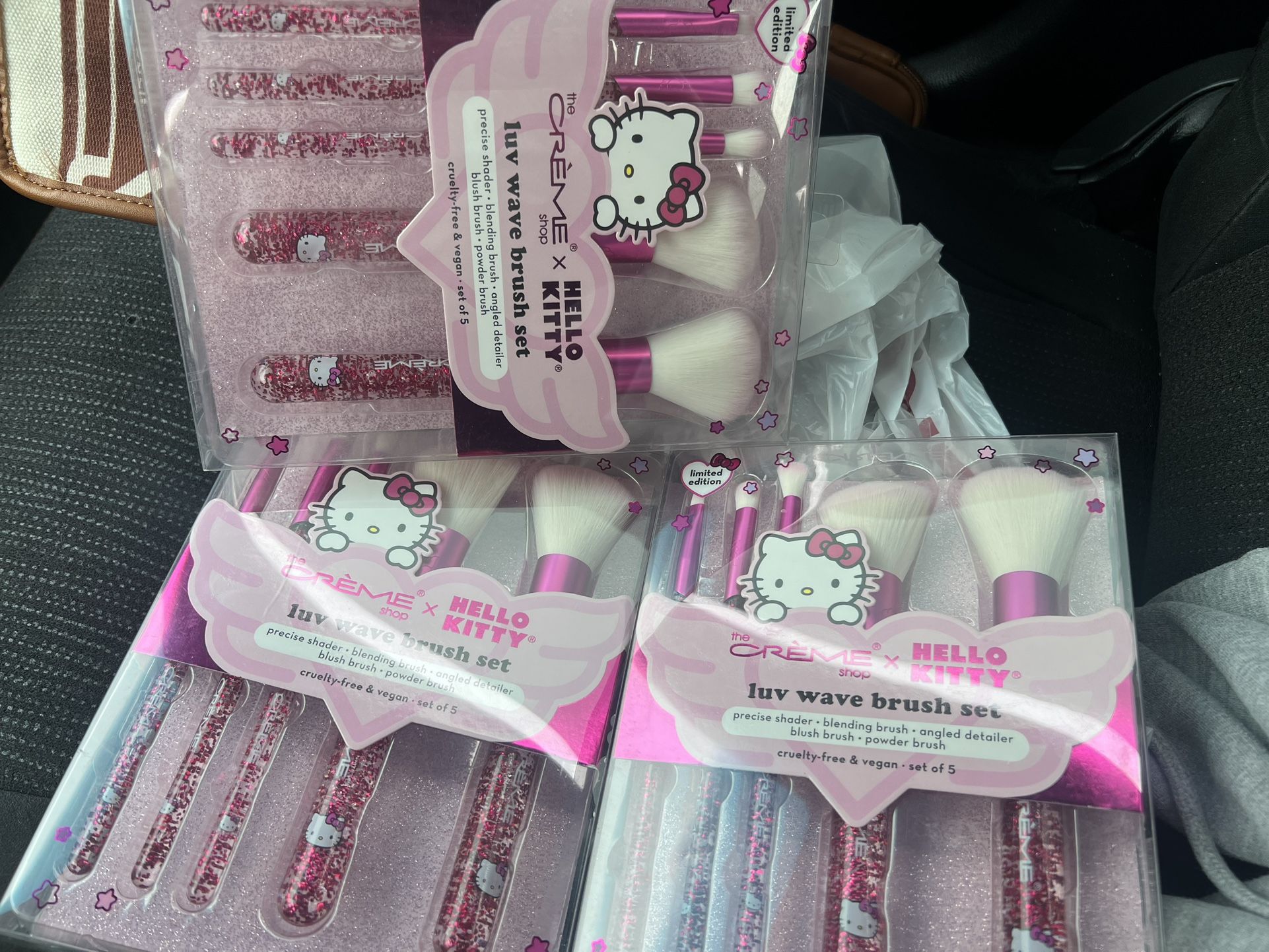 Hello kitty makeup brush set 💗