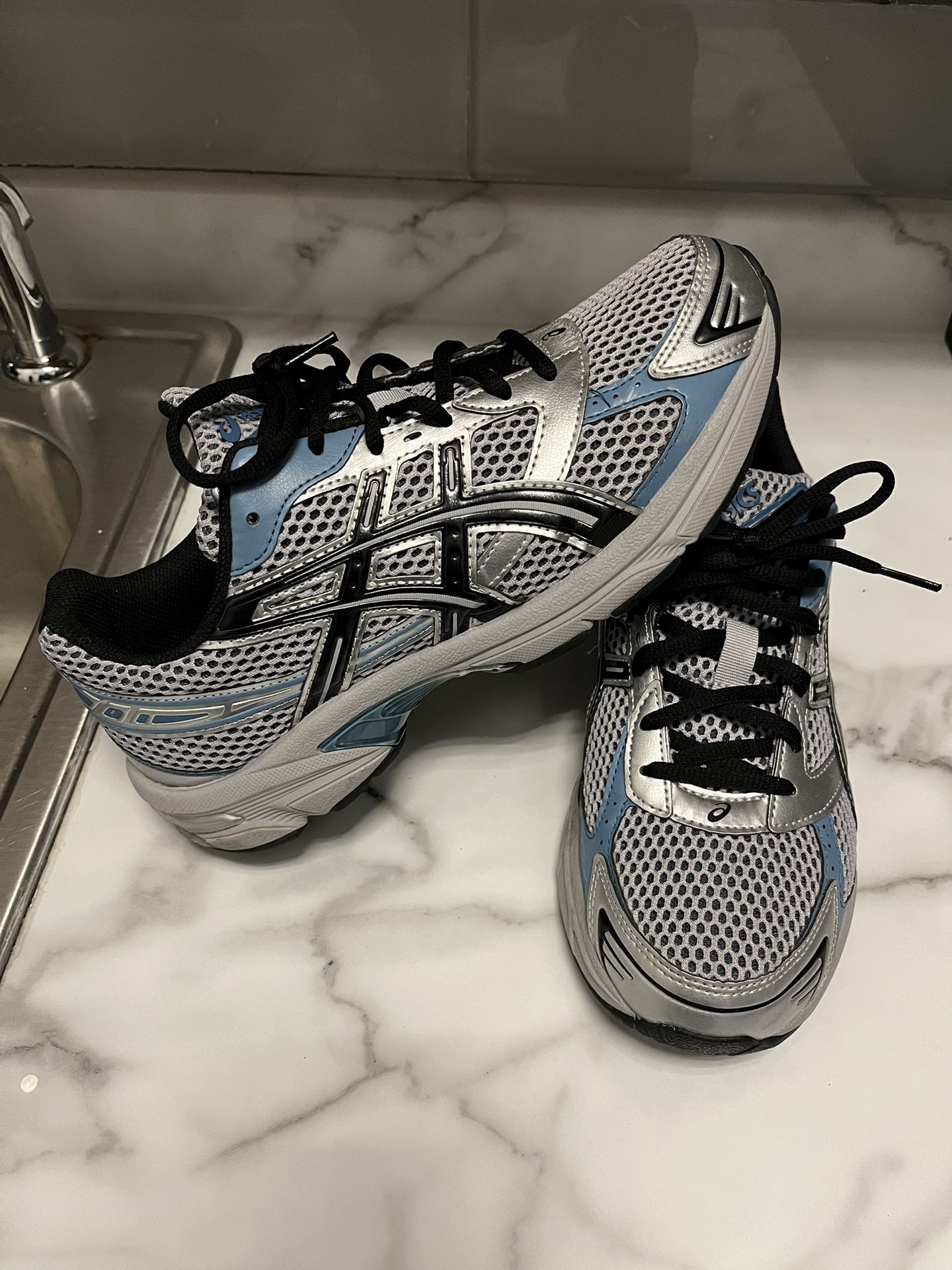ASICS Men Size 9 Used $70
