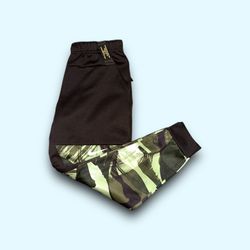 Nike sportswear cascade brushstroke camo tapered therma-fit track pants 