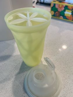 Tupperware shaker