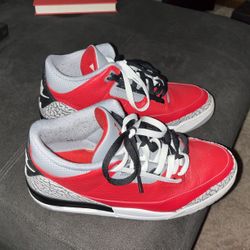 Red Jordan 3’s