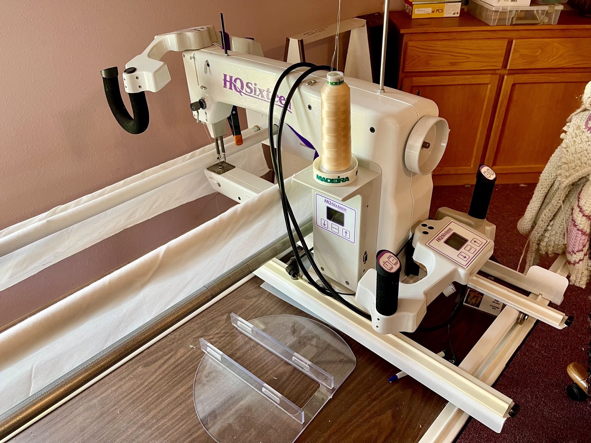 Handi Quilter HQ Sixteen 10ft Long Arm Quilting Machine  