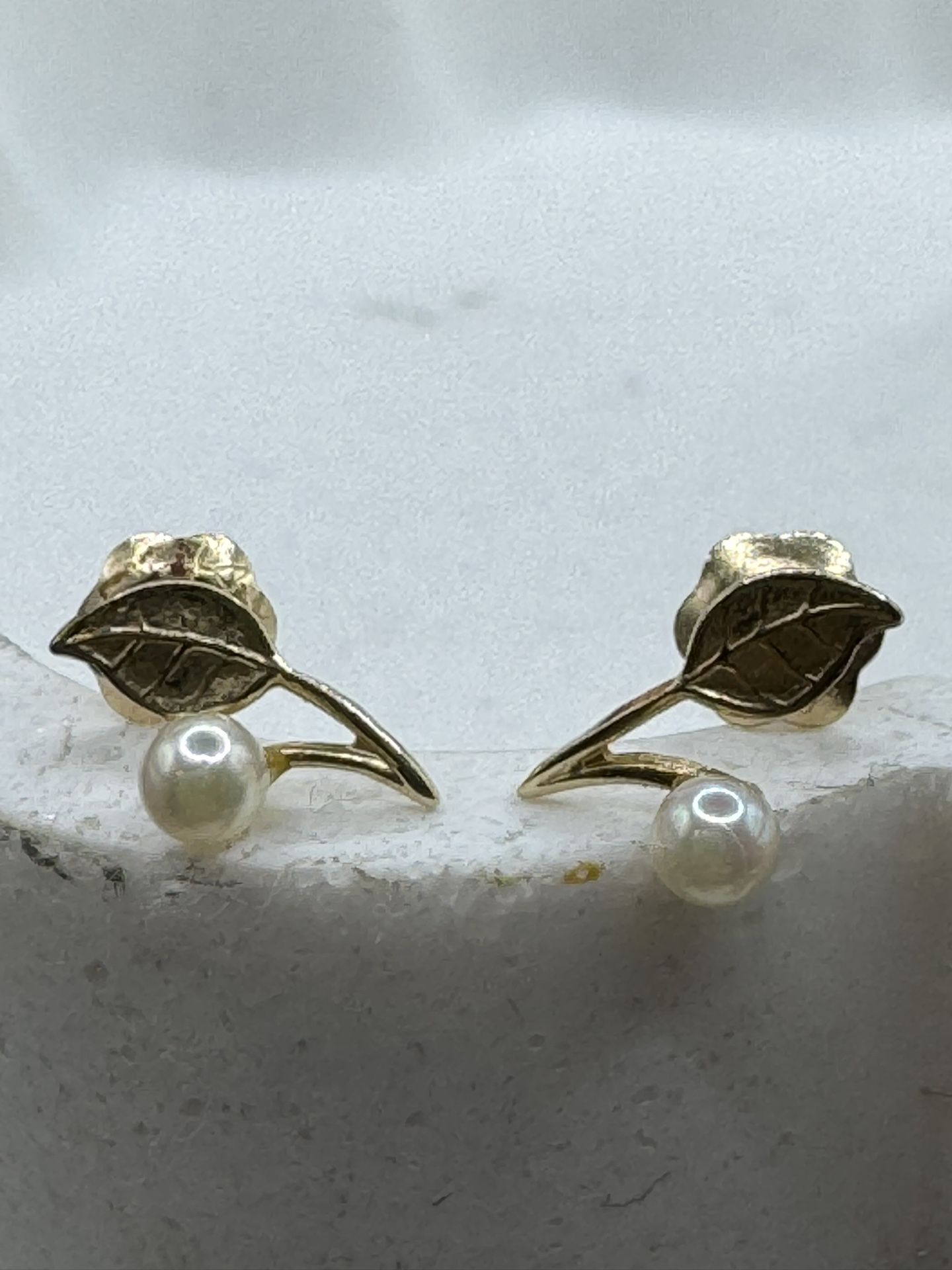 Vintage 14K Gold Pearl Earrings