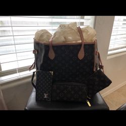 Beautiful 👜 Set $170