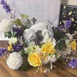 Easter  Floral Arrangement / Arrangement!!