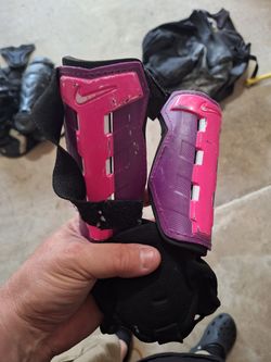 Youth S nike shin guards for soccer