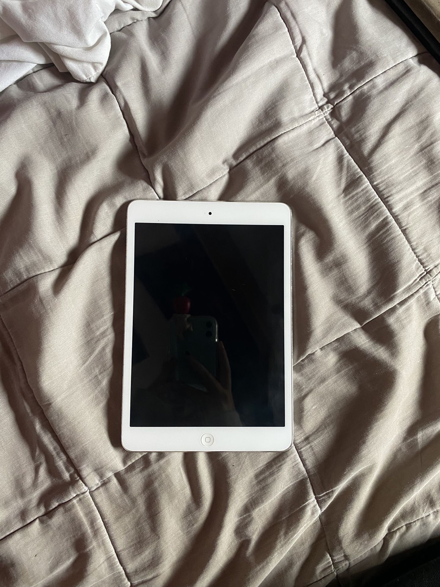 iPad Mini 2– Good Condition, Factory Reset — $50 OBO