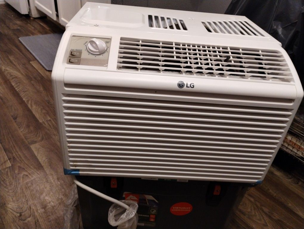 L G WINDOW AIR CONDITIONER