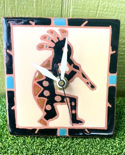 Kotopelli / Desktop Quartz Clock