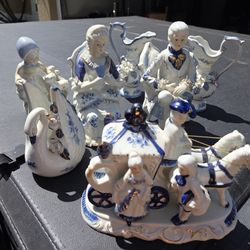 1970's Full Vintage Set, No Cracks Inmaculate. 