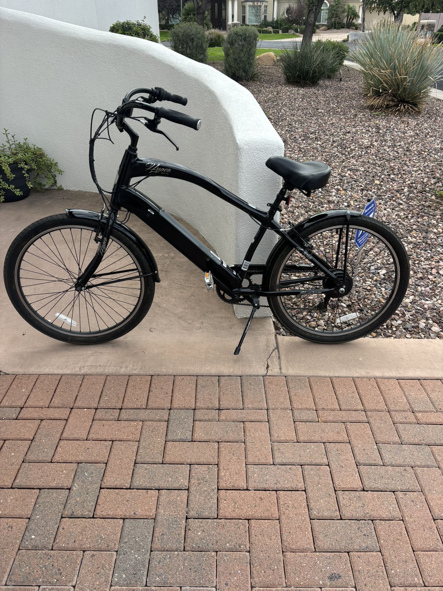 Hyper Bike Co. Electric Assist 7 Speed Cruiser