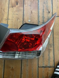 2008 Honda Accord passenger taillight