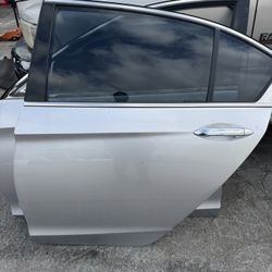 2013-2017 Honda Accord Driver Rear Door Part