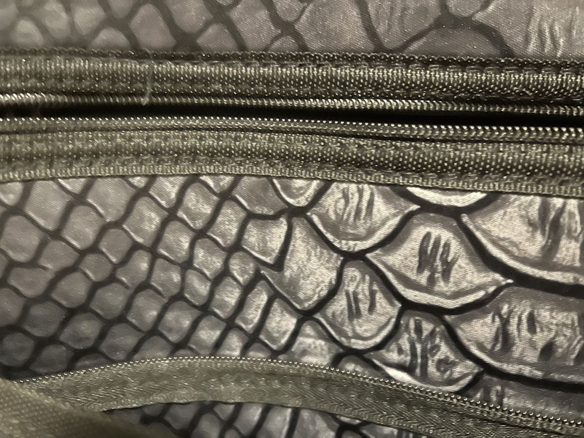 NWT.  BLACK CROSSBODY MESSENGER BAG.  