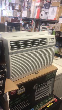 Window unit air conditioner