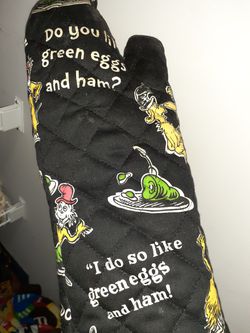 Green eggs and ham pot holder and chef hat