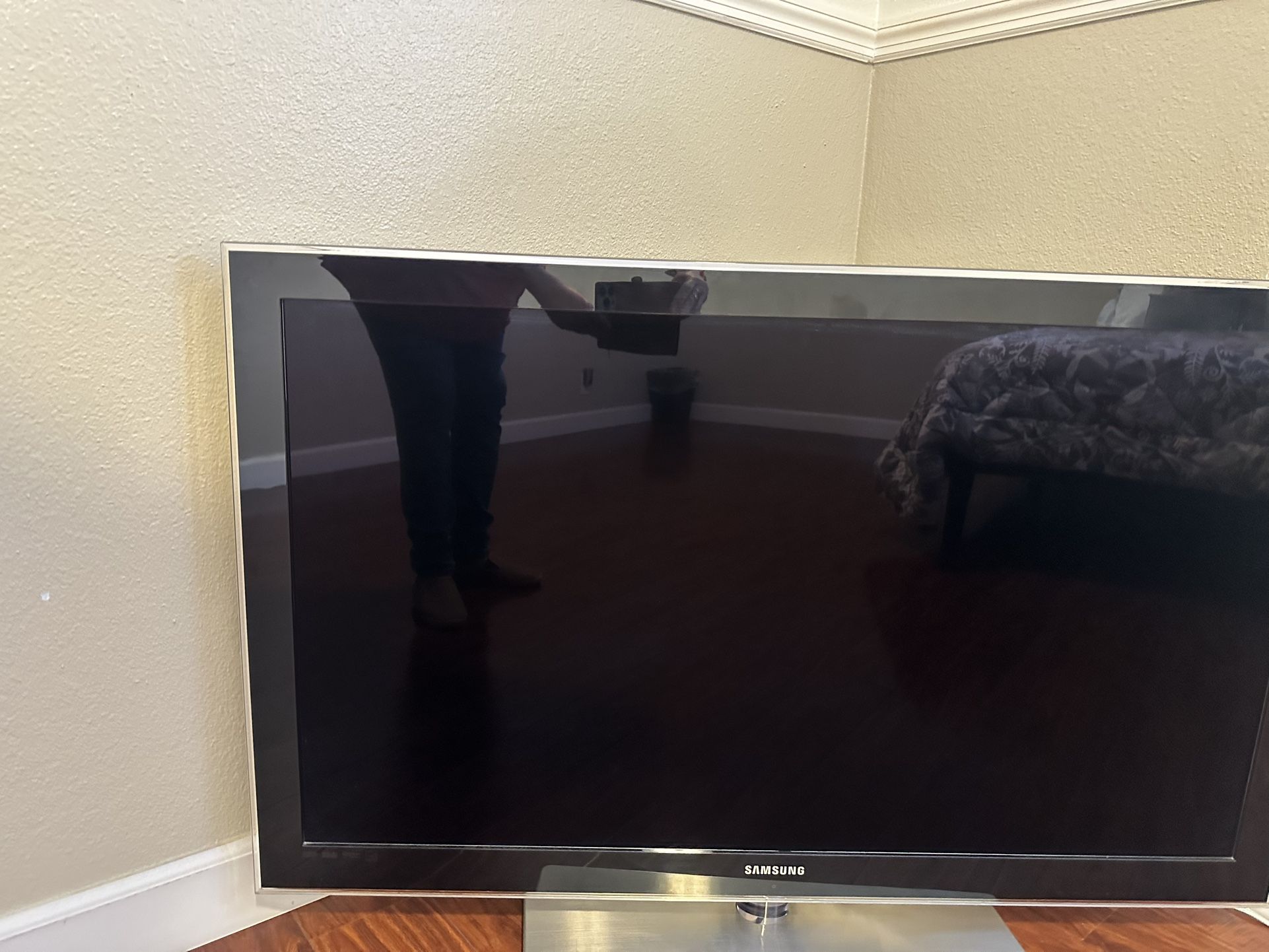 Samsung 44’ Tv