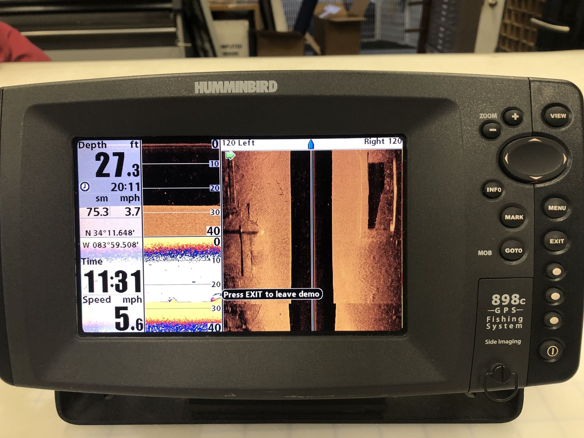 Hummingbird 898c SI / GPS - Fish Finder works great
