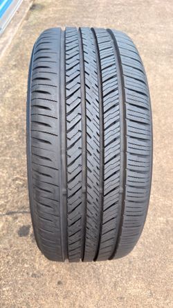 235/40/R19 YOKOHAMA ( 1 tire like new )