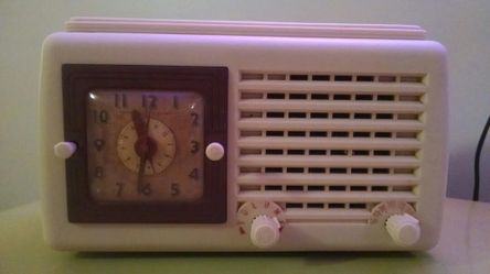 Antique vintage retro am radio