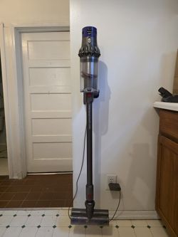 Dyson Cyclone V10 Total Clean +