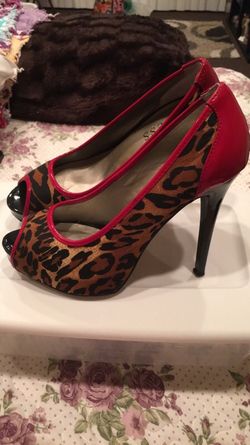 Guess black, red, leopard heels Size 6