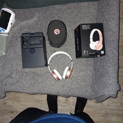 Beats Solo 3rd Gen Rose Gold And White 