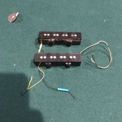 Fender MIM Jazz Bass 4 String Pick Ups